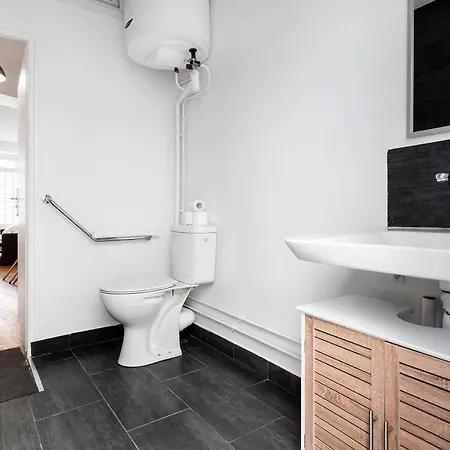 Newly Refurbished 1 Bd Flat Parc Des Exposotions * Paris